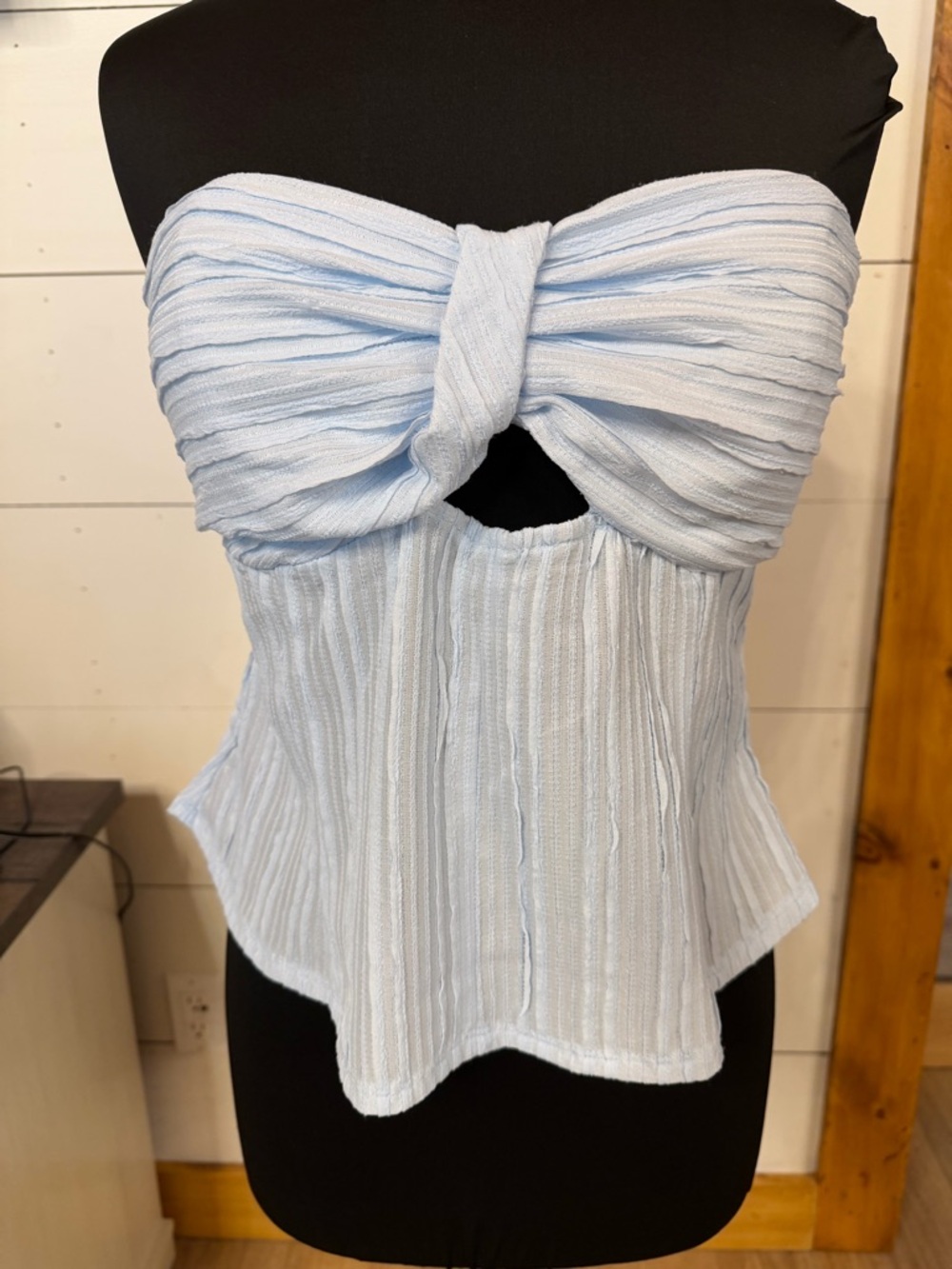 Francesca's Collections Light Blue Strapless Knot-Front Peplum Camisole